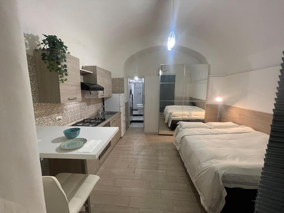 Apartment Monolocale Nel Cuore Del Centro Storico Naples
